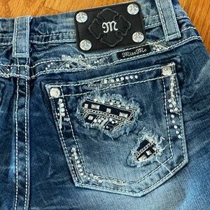 Miss Me Women’s Distressed Signature Straight Jeans